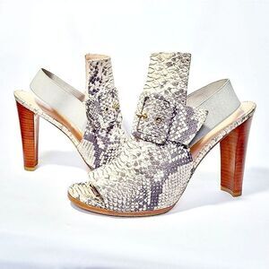 Stuart Weitzman 
